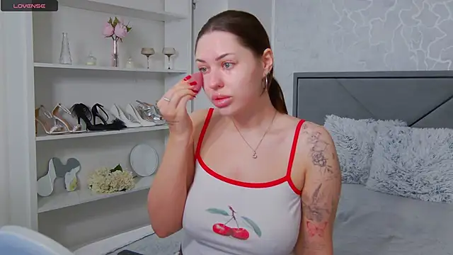 Snapshot of Alexyena chatting on December 7, 11:29 am Alexyena online show from December 7, 11:29 am