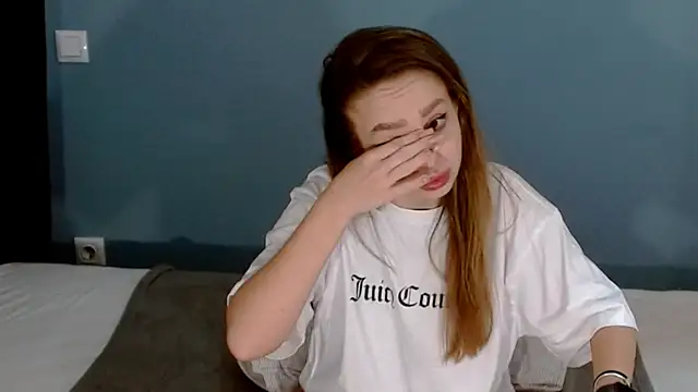 Snapshot of AnnaMaee chatting on January 12, 6:28 am AnnaMaee online show from January 12, 6:28 am