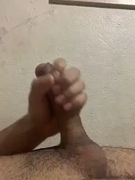 Snapshot of rodrig3105 chatting on March 1, 11:47 pm rodrig3105 online show from March 1, 11:47 pm