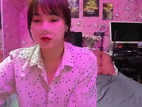 Sugar lipsz online show from May 12, 11:07 am