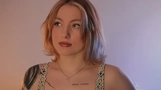 Snapshot of kris69kiss chatting on January 10, 3:25 pm kris69kiss online show from January 10, 3:25 pm