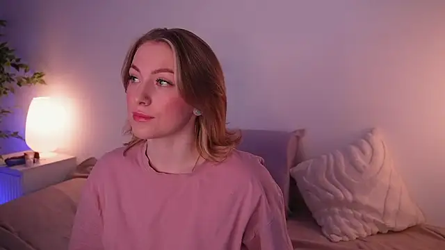 Snapshot of kris69kiss chatting on February 25, 1:10 pm kris69kiss online show from February 25, 1:10 pm