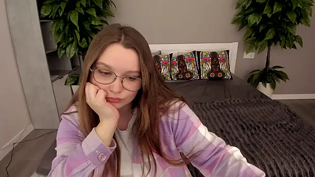 MagicPeachh  online show from November 12, 1:33 pm