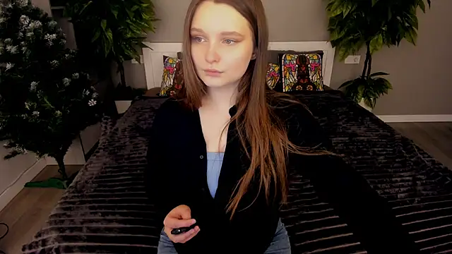 MagicPeachh  online show from December 15, 2:10 pm