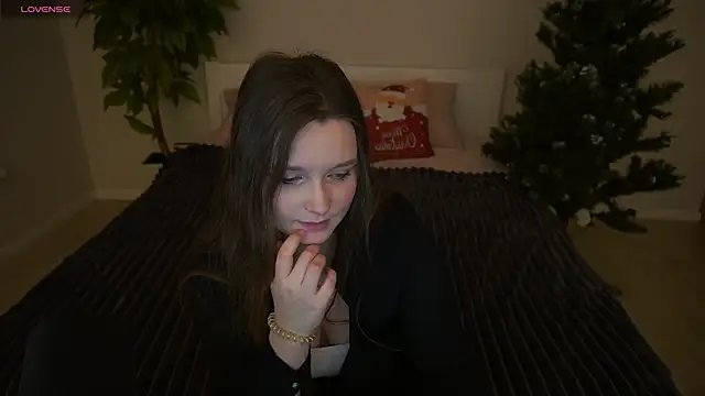 MagicPeachh  online show from January 15, 1:59 pm