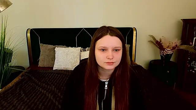 MagicPeachh  online show from March 13, 7:37 am