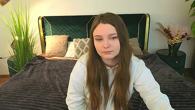 MagicPeachh  online show from March 25, 7:36 am