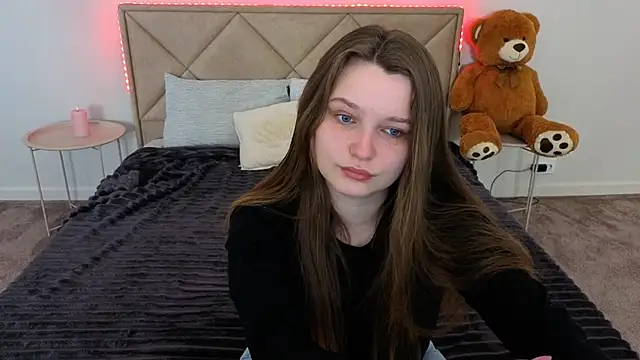 MagicPeachh  online show from April 23, 5:41 am