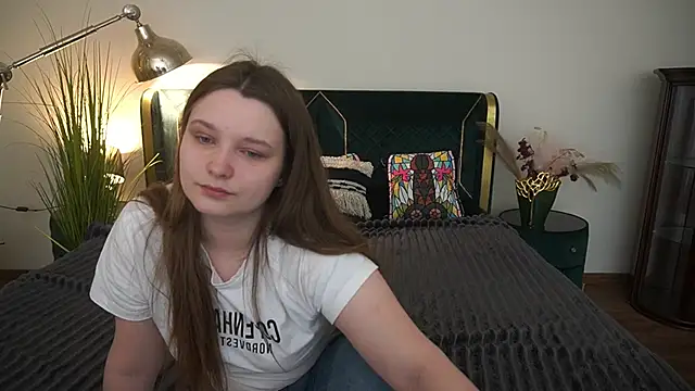 Snapshot of MagicPeachh_ chatting on May 26, 5:47 am MagicPeachh online show from May 26, 5:47 am