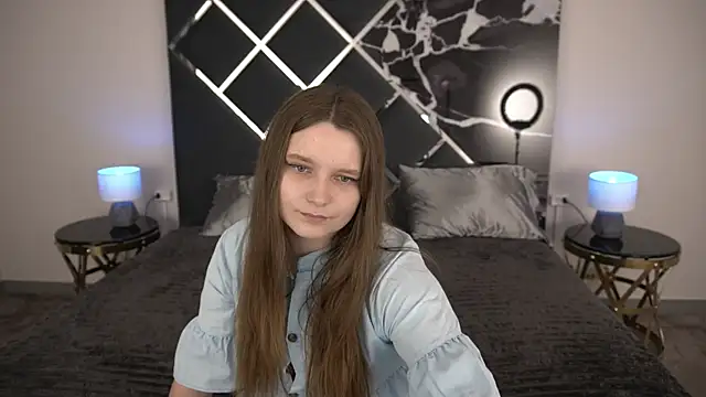 MagicPeachh  online show from June 19, 7:39 pm