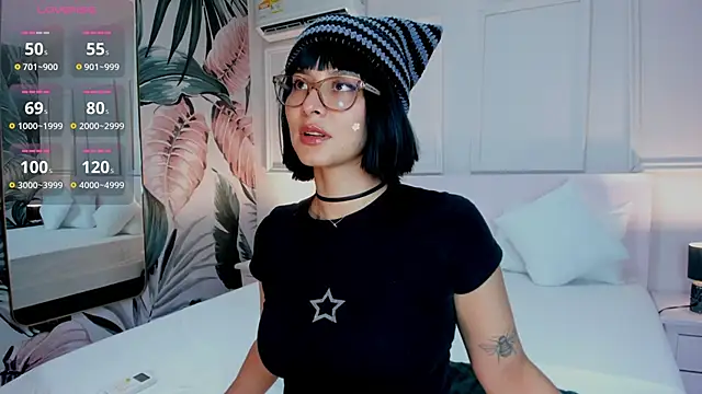 Ramona Flower online show from November 18, 2:06 am