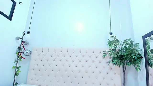 Snapshot of Victoria_Coleman chatting on June 12, 7:57 pm Victoria Coleman online show from June 12, 7:57 pm