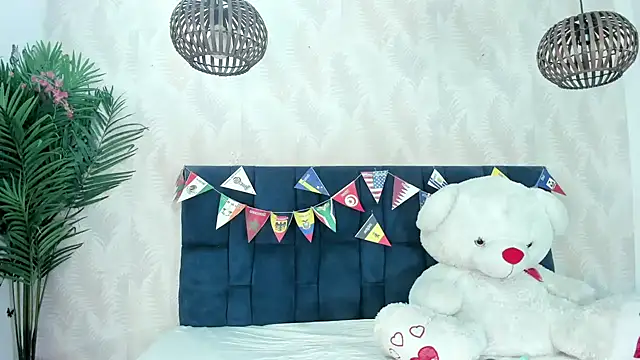 Snapshot of Victoria_Coleman chatting on July 12, 11:23 am Victoria Coleman online show from July 12, 11:23 am