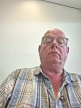 andrejoyfull64 online show from July 1, 11:23 am