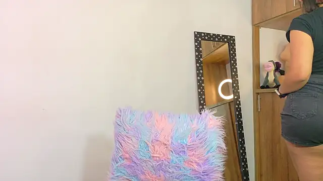 im anna  online show from November 23, 4:07 pm