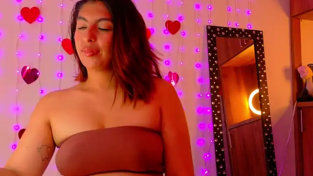 Snapshot of im_anna_ chatting on February 16, 8:27 pm im anna online show from February 16, 8:27 pm