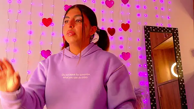 Snapshot of im_anna_ chatting on February 21, 9:38 pm im anna online show from February 21, 9:38 pm