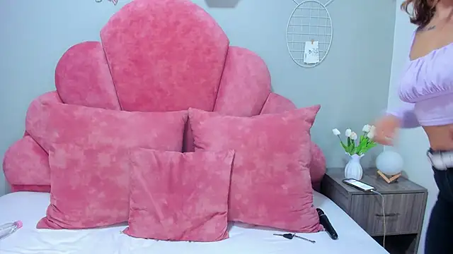 LilithSmith  online show from February 15, 11:39 am