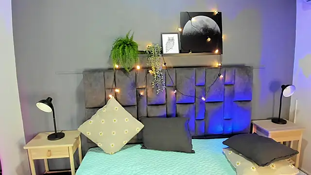 LilithSmith  online show from November 15, 11:40 am