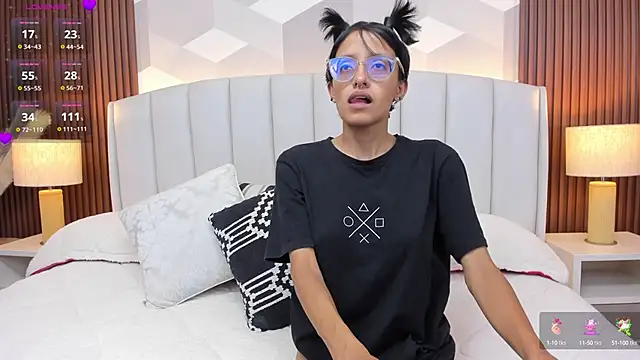 Snapshot of Marge_lasander chatting on October 10, 2:43 am Marge lasander online show from October 10, 2:43 am