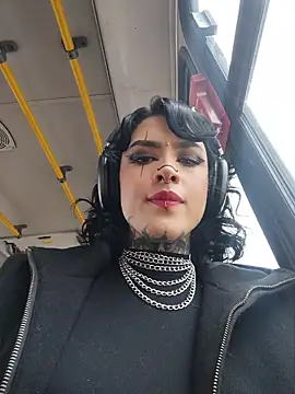 taaylor33 online show from April 17, 9:51 pm