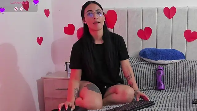 anny roberts online show from February 13, 11:01 pm