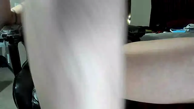 Snapshot of Bigdtalladdy666 chatting on March 10, 5:56 am Bigdtalladdy666 online show from March 10, 5:56 am