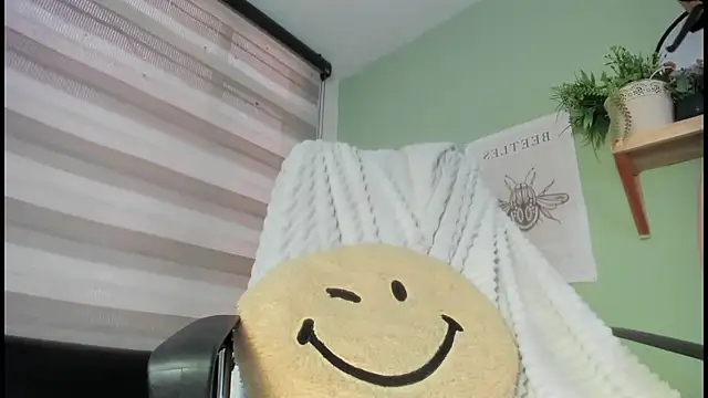Snapshot of SheryLee chatting on February 4, 8:28 pm SheryLee online show from February 4, 8:28 pm