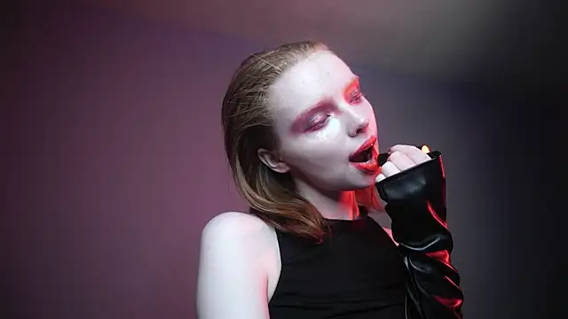 ginger hugs online show from January 11, 1:06 am