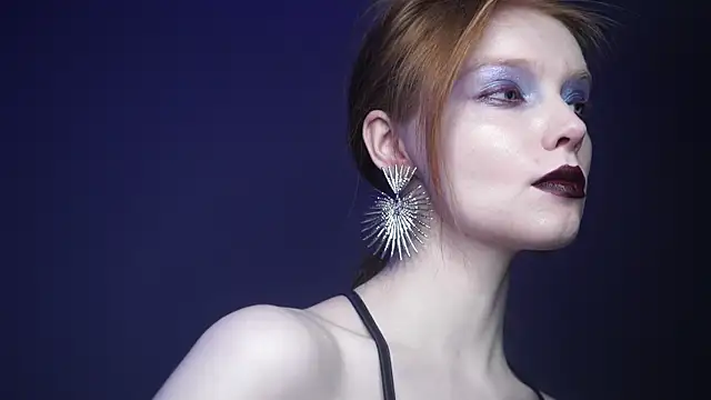 ginger hugs online show from February 5, 10:12 pm