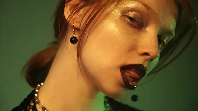 ginger hugs online show from February 26, 1:11 am