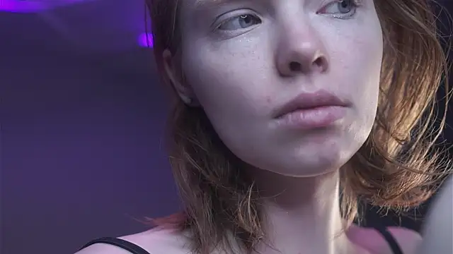 Snapshot of ginger_hugs chatting on December 19, 10:06 pm ginger hugs online show from December 19, 10:06 pm