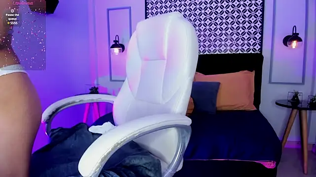 Chloe fischer  online show from December 18, 2:06 pm