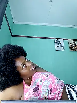 Snapshot of freaky_j_ chatting on February 1, 1:55 am freaky j online show from February 1, 1:55 am