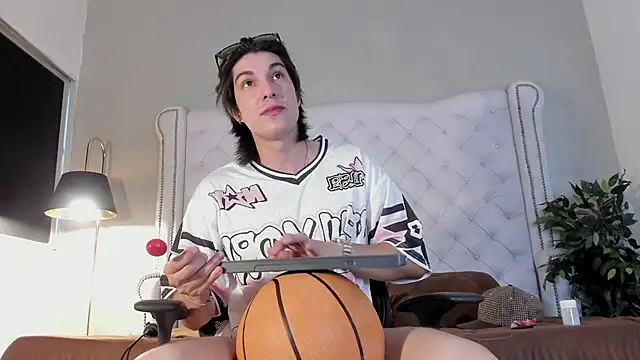 Karimferrer online show from November 25, 7:47 pm