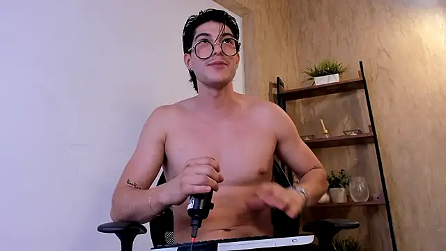 Karimferrer online show from February 6, 9:51 pm