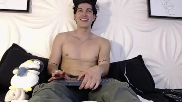 Karimferrer online show from March 11, 3:45 am