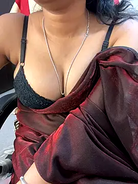 Snapshot of Spicy_sari_girl chatting on December 7, 6:32 am Spicy sari girl online show from December 7, 6:32 am