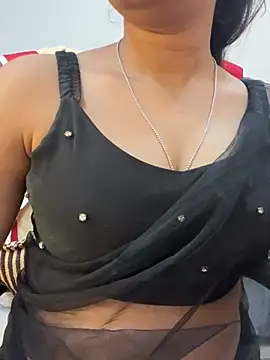 Snapshot of Spicy_sari_girl chatting on December 13, 4:33 am Spicy sari girl online show from December 13, 4:33 am