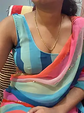 Snapshot of Spicy_sari_girl chatting on January 4, 9:00 am Spicy sari girl online show from January 4, 9:00 am