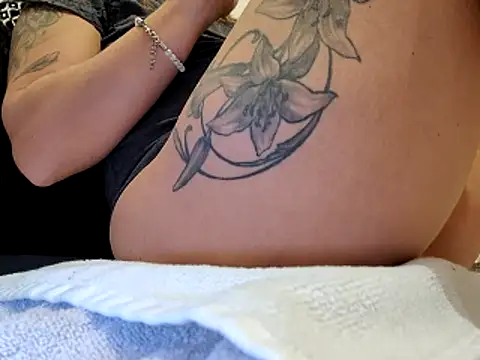 Snapshot of sweethotmilf888 chatting on December 22, 4:37 pm sweethotmilf888 online show from December 22, 4:37 pm