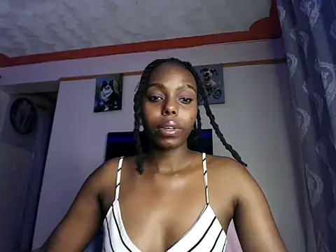 Snapshot of naughty_ebony-queen chatting on November 25, 4:07 pm naughty ebony-queen online show from November 25, 4:07 pm