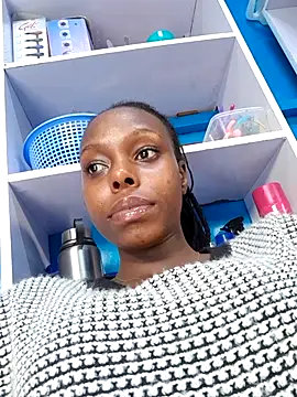 Snapshot of naughty_ebony-queen chatting on December 21, 2:13 pm naughty ebony-queen online show from December 21, 2:13 pm