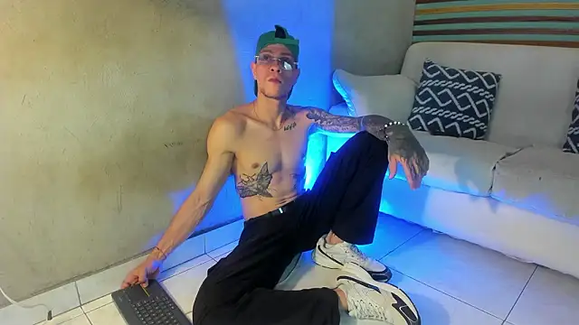 french sexx online show from February 15, 7:54 pm