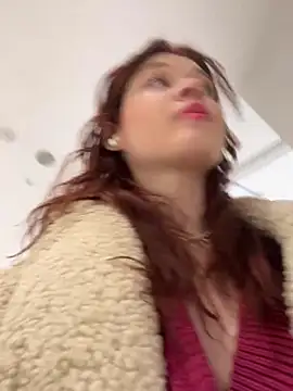 Snapshot of Times__Square chatting on March 2, 8:27 am Times Square online show from March 2, 8:27 am