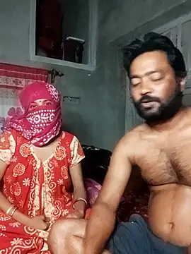 Snapshot of Young_couple143 chatting on December 2, 9:36 am Young couple143 online show from December 2, 9:36 am