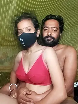 Snapshot of Young_couple143 chatting on December 3, 4:38 pm Young couple143 online show from December 3, 4:38 pm