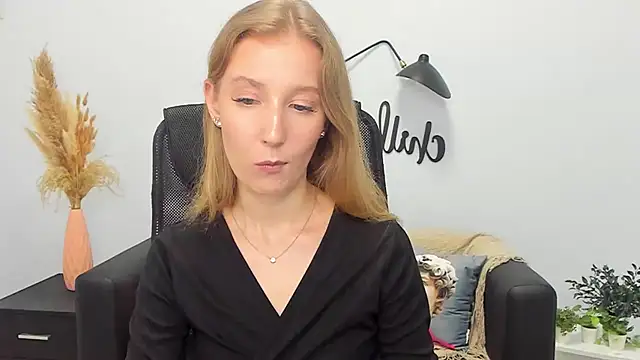 Snapshot of LolaWilsons chatting on March 6, 12:09 pm LolaWilsons online show from March 6, 12:09 pm