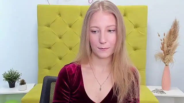 LolaWilsons online show from February 4, 7:25 am