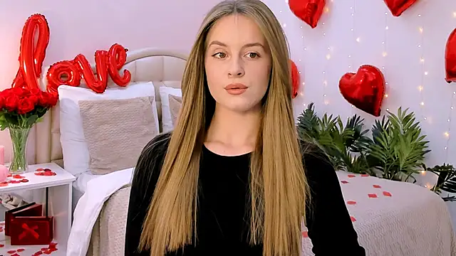 RozzitaBedberry online show from February 12, 1:16 pm